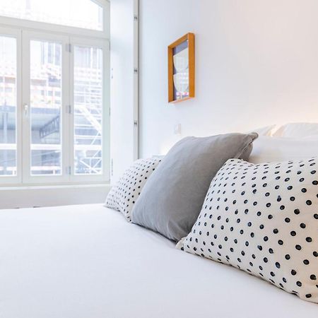 Modern Rustic Flat In Santos By Lovelystay ลิสบอน ภายนอก รูปภาพ