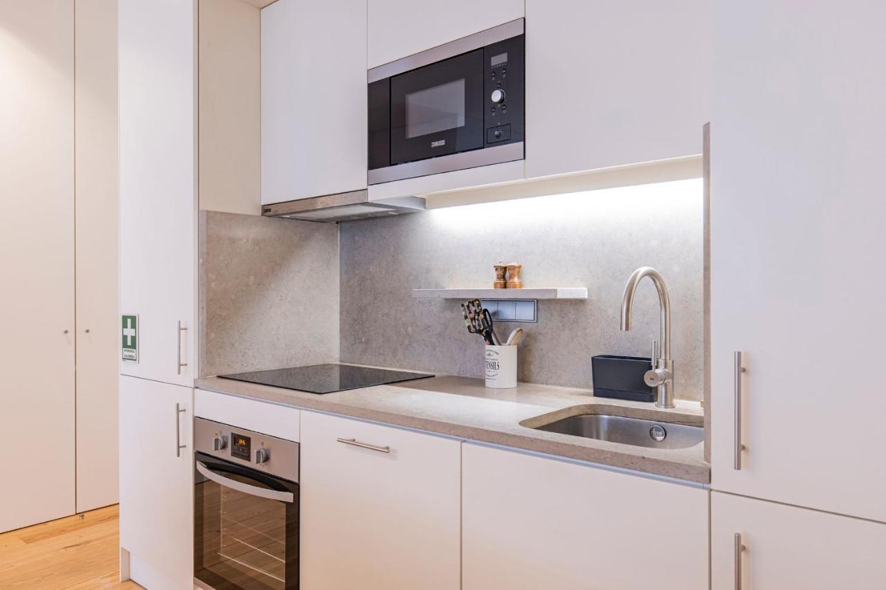Modern Rustic Flat In Santos By Lovelystay ลิสบอน ภายนอก รูปภาพ