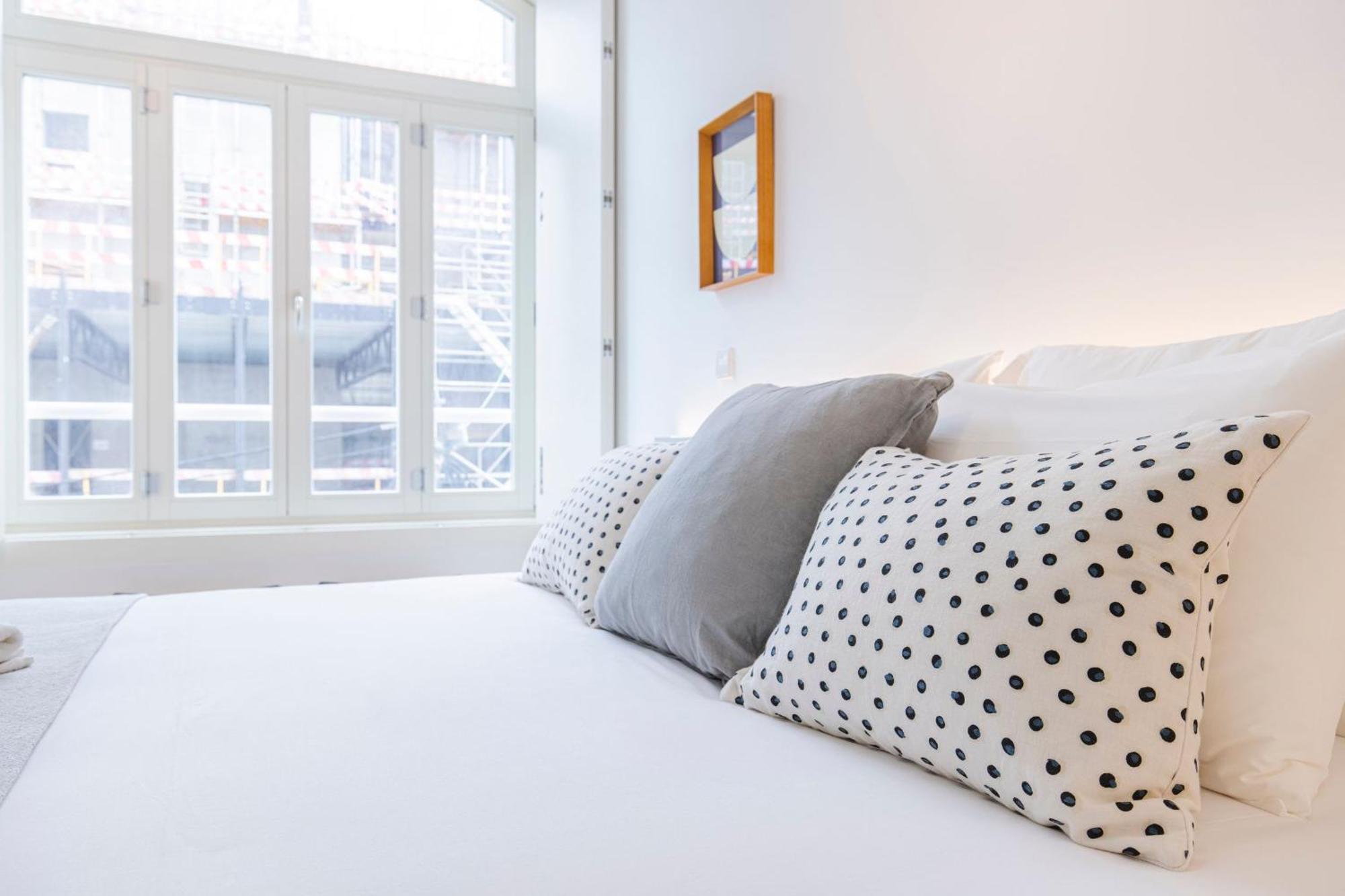 Modern Rustic Flat In Santos By Lovelystay ลิสบอน ภายนอก รูปภาพ