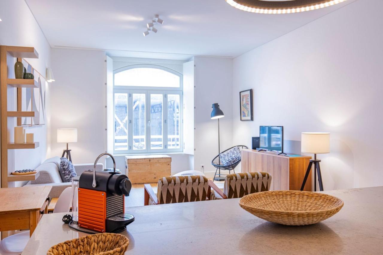 Modern Rustic Flat In Santos By Lovelystay ลิสบอน ภายนอก รูปภาพ