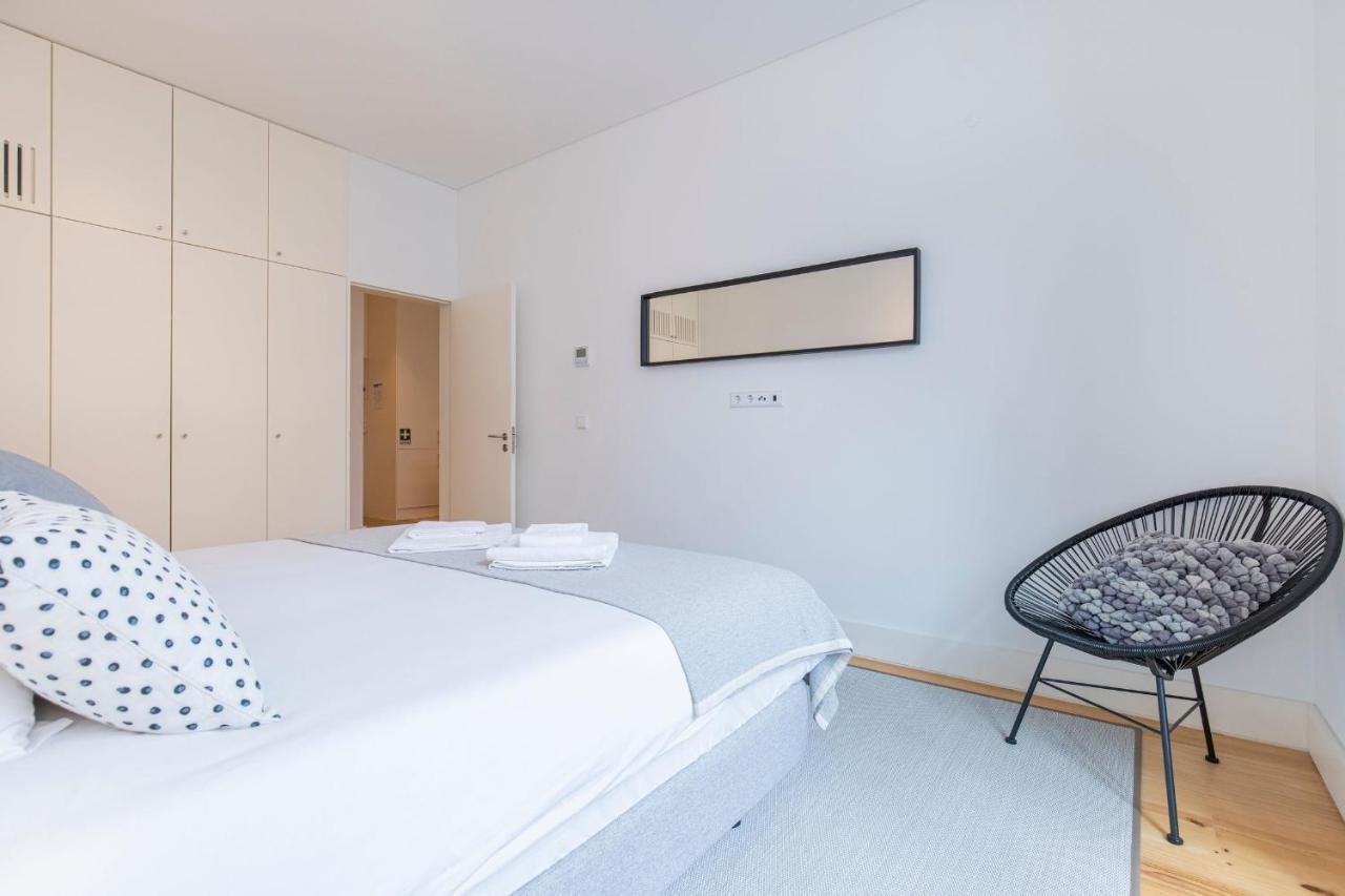 Modern Rustic Flat In Santos By Lovelystay ลิสบอน ภายนอก รูปภาพ